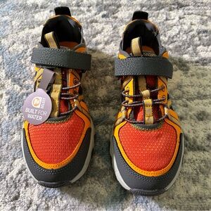 Boys merrell sneakers orange size 2 built for water washable NWT kids youth
